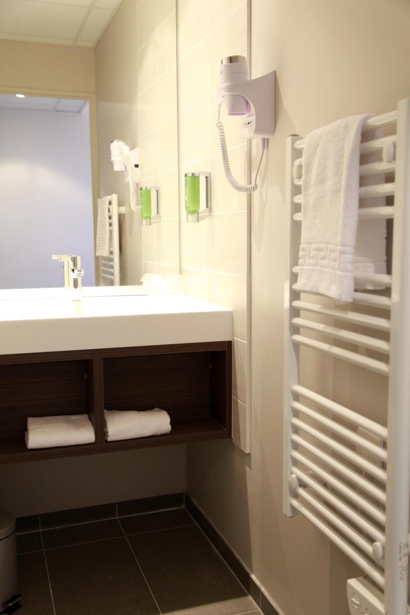 Brit Hotel Vannes-Theix Kültér fotó