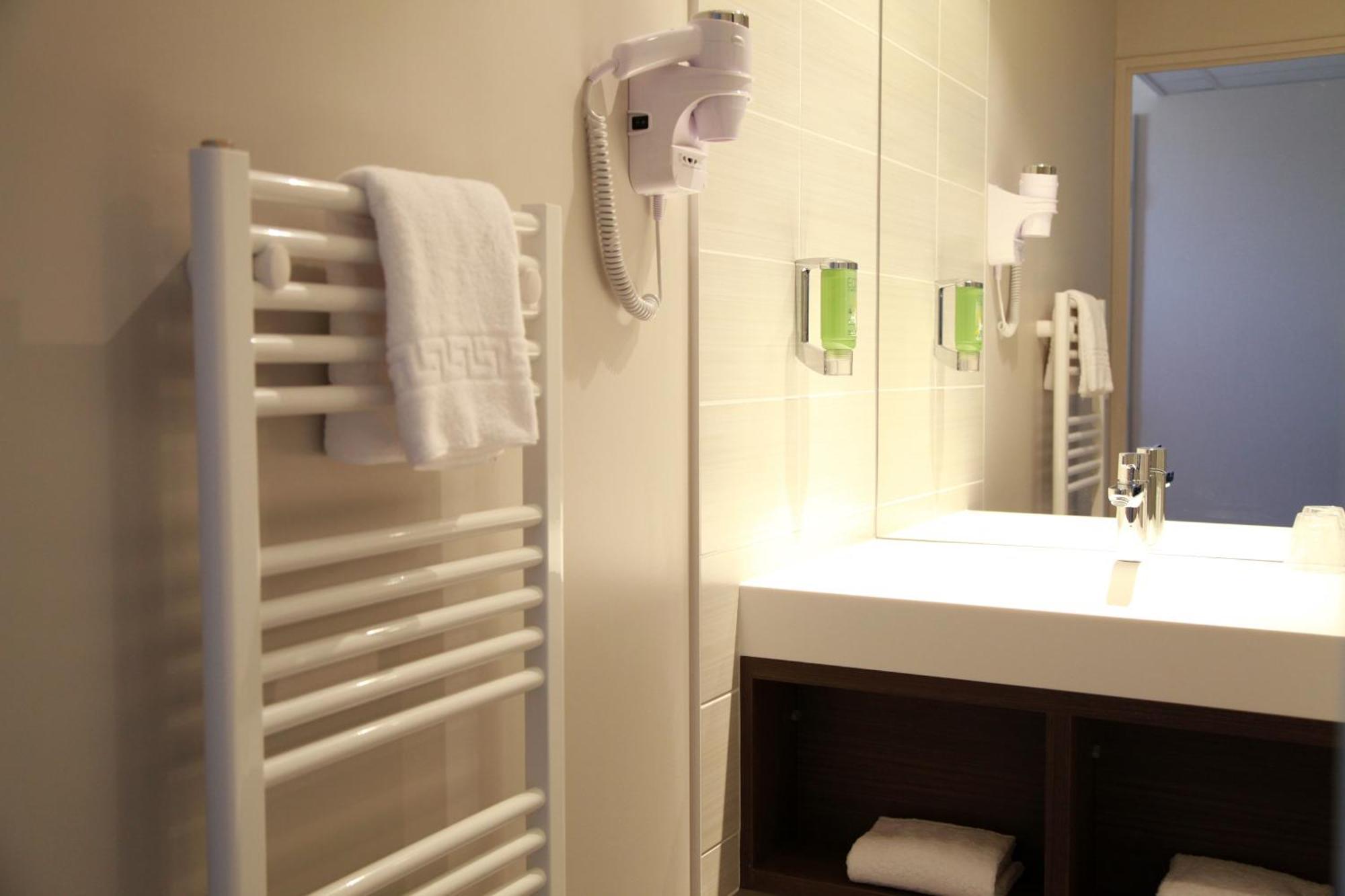 Brit Hotel Vannes-Theix Kültér fotó