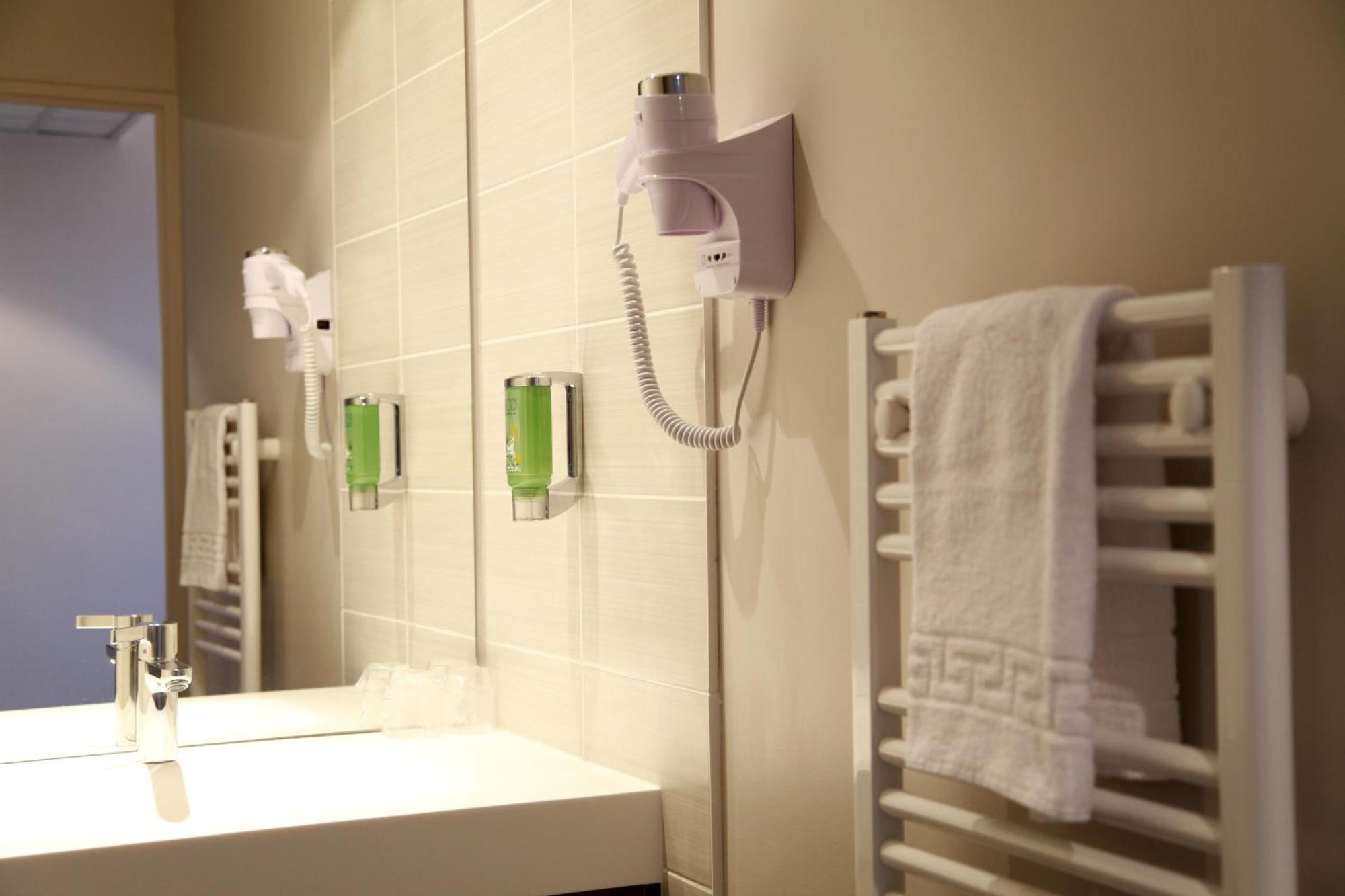 Brit Hotel Vannes-Theix Kültér fotó